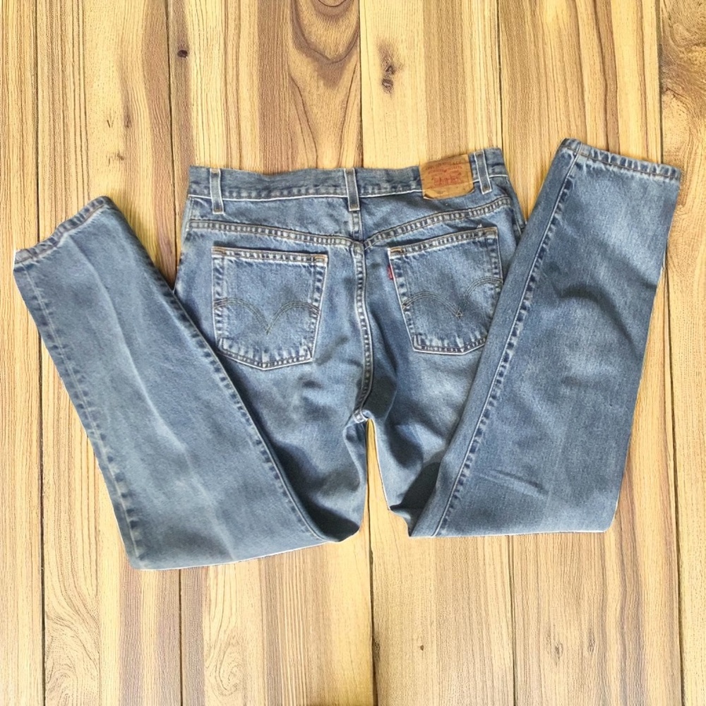 Levi’s 550 Relaxed High Rise Tapered Leg Mom Jeans Light Wash Size 16 Vintage